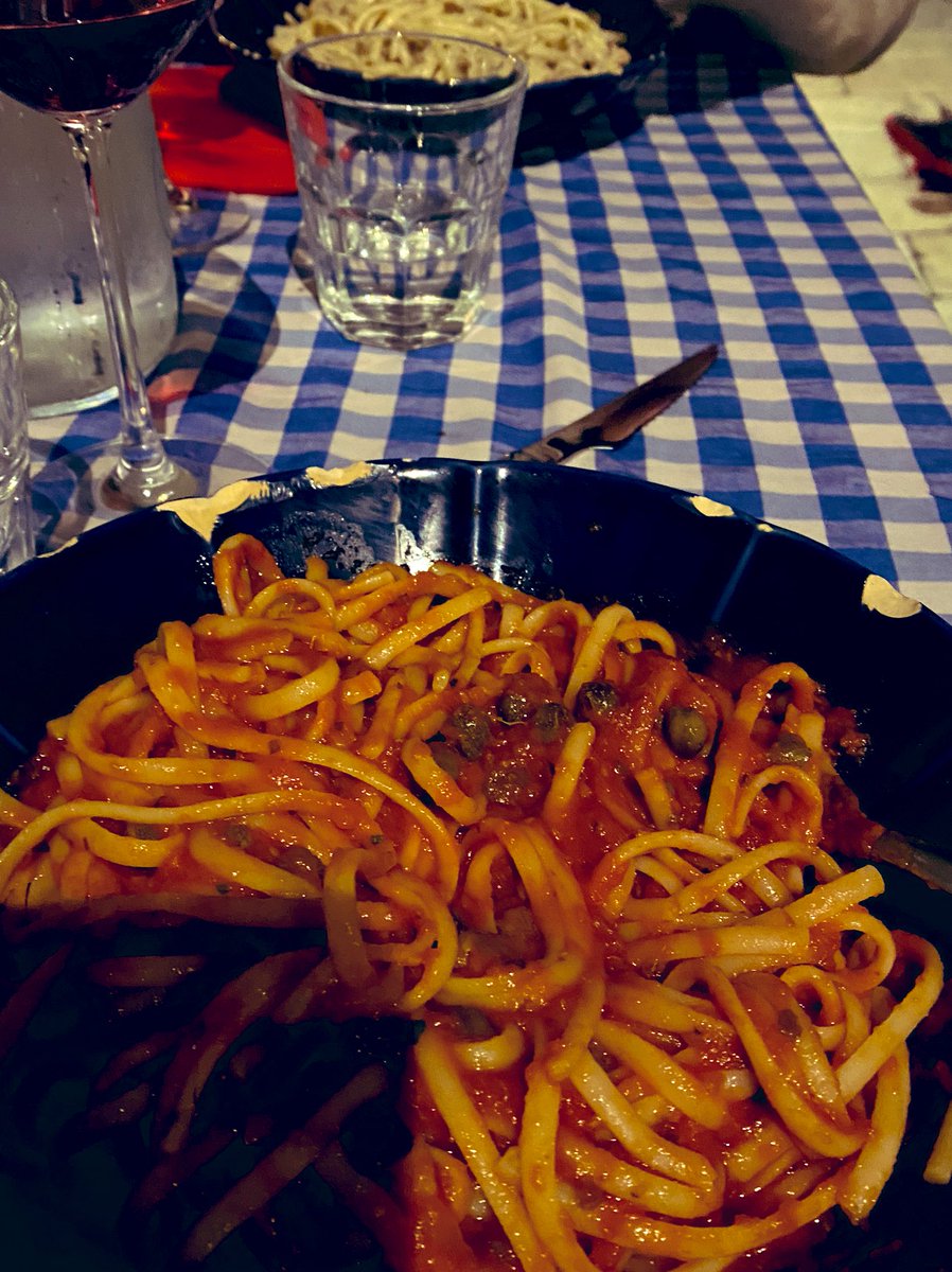 thordisg's tweet image. Takk @IngaMagnea fyrir að hafa bent mér á pasta lífs míns í #Split. Bestu praktísku ráðleggingar í heimi koma frá #twitfam