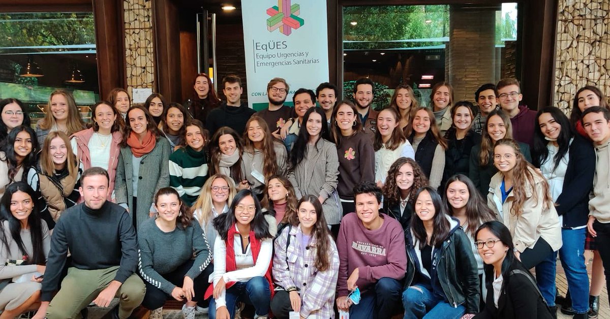SomosEqUES's tweet photo. Vaya equipazo!!!  Conociendo a los nuevos voluntarios 🤗 
#EqÜES #enfermeria #Medicina #farmacia #PromocionDeLaSalud https://t.co/eRcI0Oo0P8
