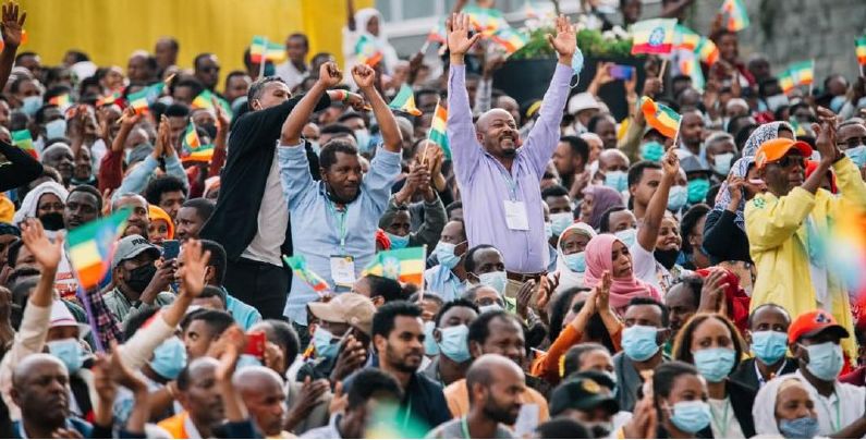 AbiyAhmedAli's tweet photo. የዛሬውን ድንቅ ዝግጅት በማሳካት የተሳተፉትን ሁሉ አመሰግናለሁ። በእንግድነት በመሳተፍ ልዩ ክብራቸውን ላሳዩን ፣ በመልዕክቶቻቸው ልዩ ምኞታቸውን ለገለፁልን አለምአቀፍ ወዳጆቻችን እና አፍሪካዊ ወንድሞቻችን ላቅ ያለ ምስጋና አቀርባለሁ።1/3 https://t.co/H0K8jJpASv