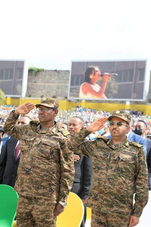 AbiyAhmedAli's tweet photo. ተስፋችንን አጎልብተን፣ ሥጋቶችን ቀርፈን፣ እድሎችን አሟጠን፣ ፈታኞቻችንን አሸንፈን ሀገራችንን በብልፅግና ጎዳና የምናስኬድበት ዘመን ይሆናል። 2/3 https://t.co/G3sVtwJ8yo
