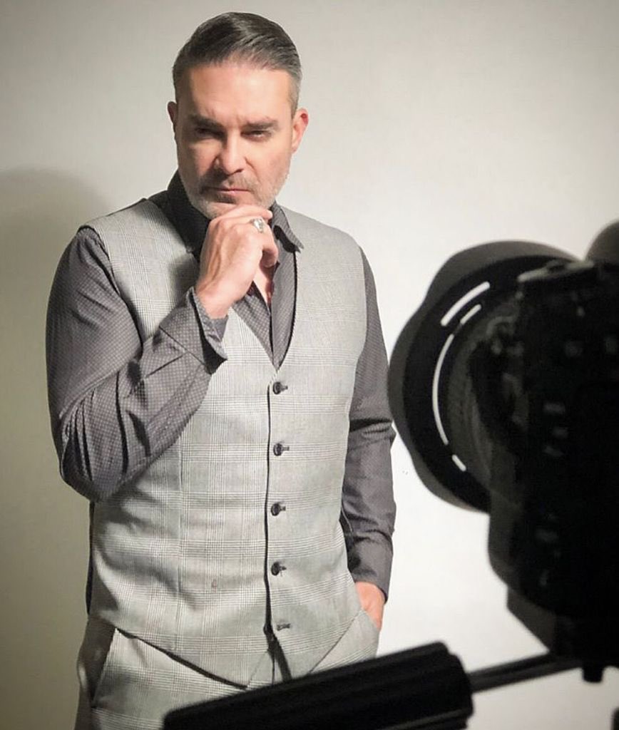 ¡Iniciando semana con toda la actitud! Cuéntenme, cómo les pinta la suya?
#iniciodesemana #actitud #shooting #actor #lunes