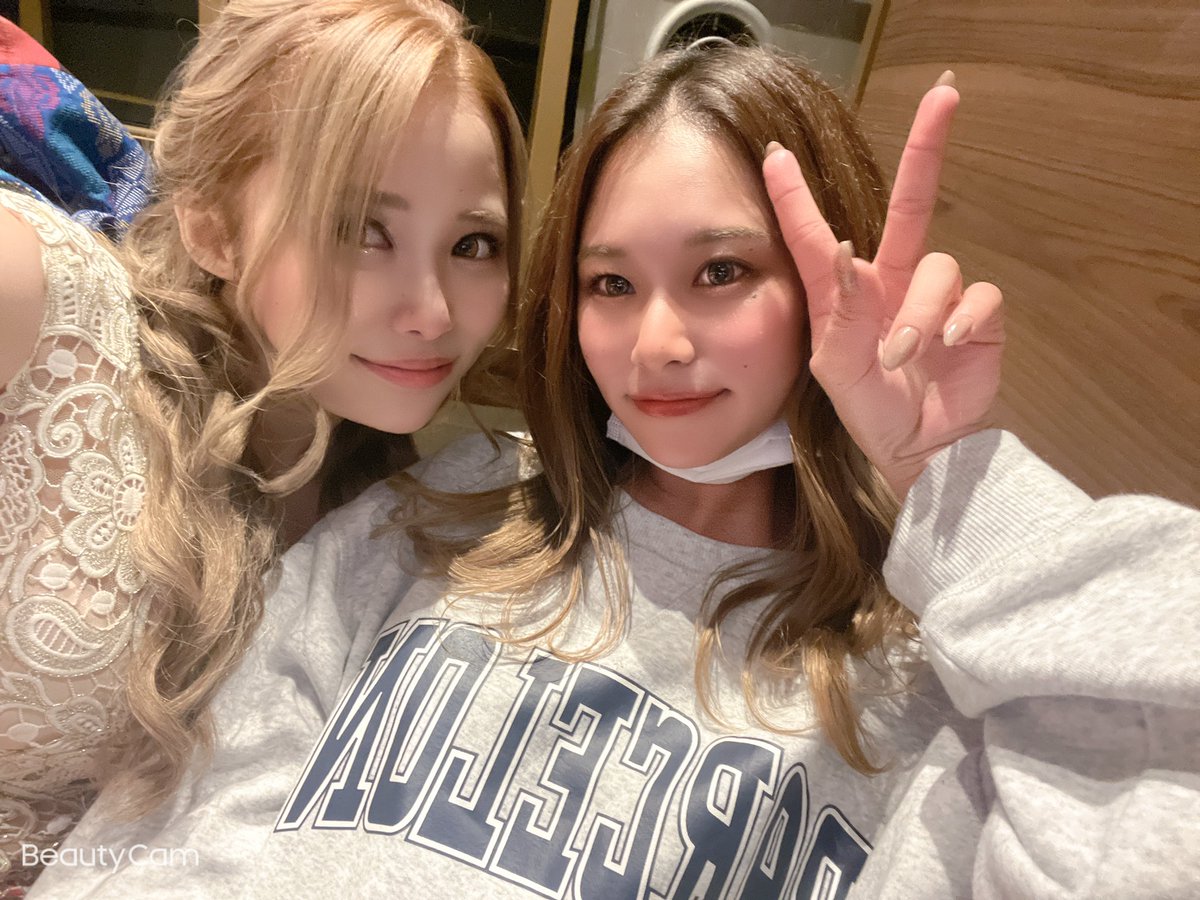 Aychan14's tweet photo. やーーっと待ちに待った新店🥰
初日はとってもとっても良いスタートきれた💓

有り難すぎる毎日😭✨ https://t.co/drBI1bxo9H