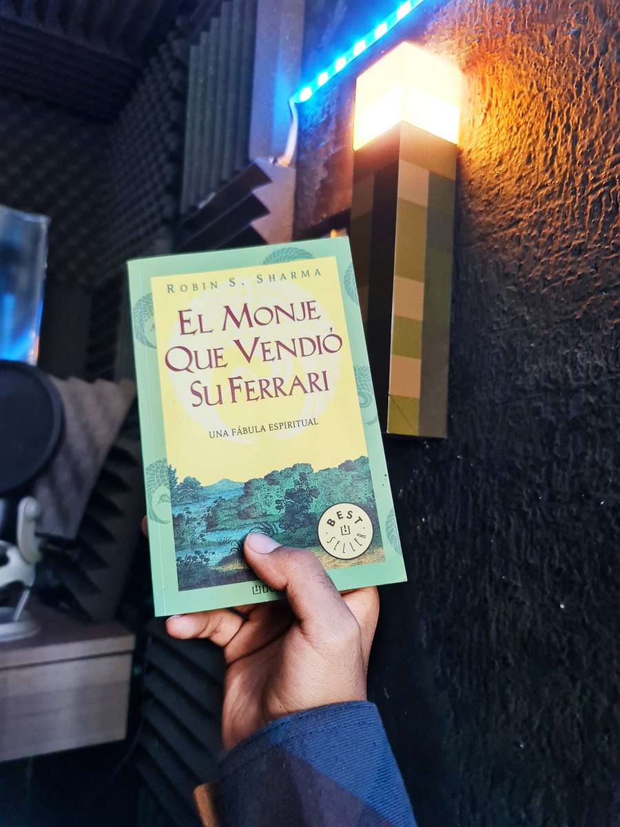 AzTeKWolF tweet media