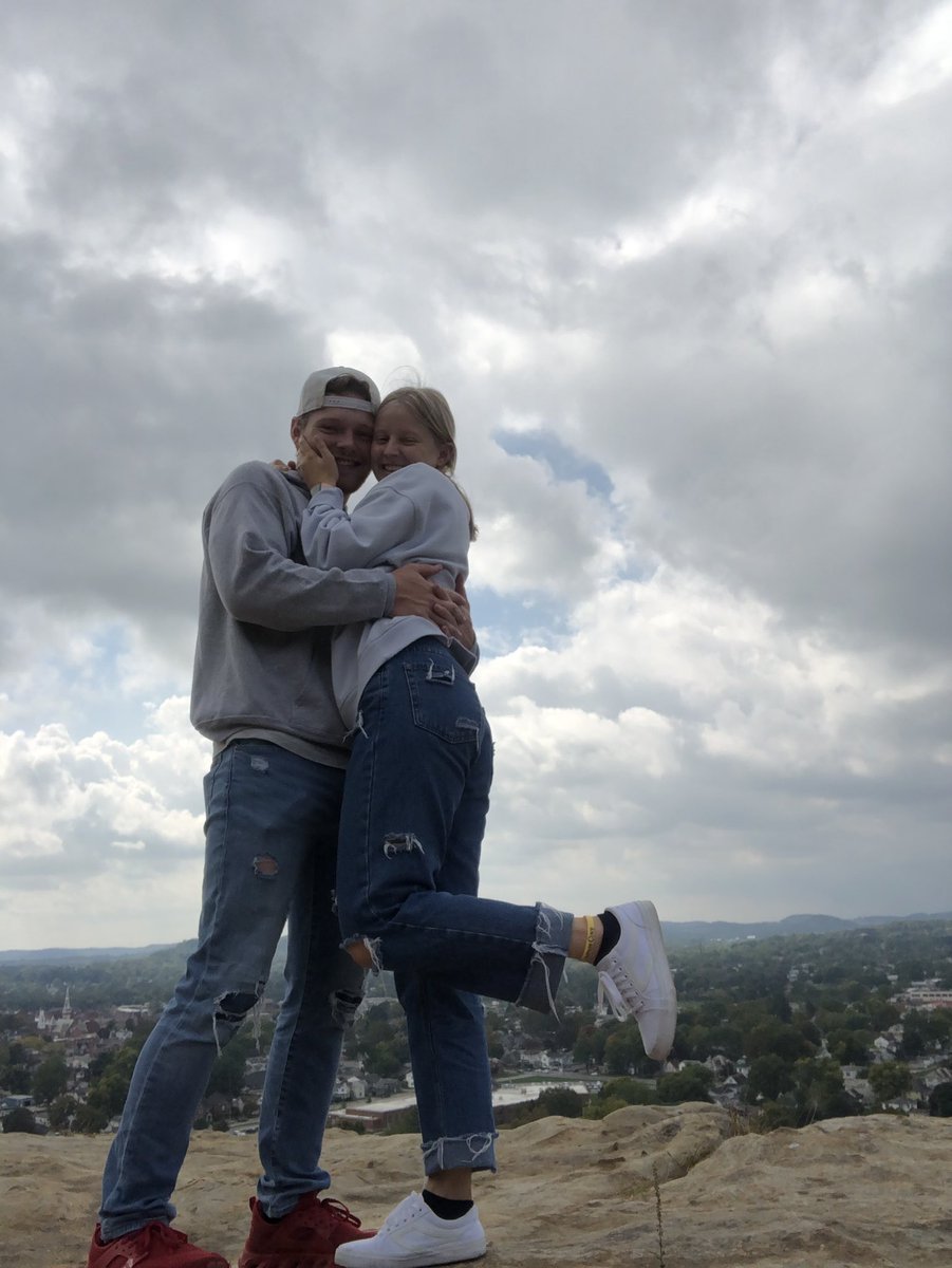 izzi_hill's tweet photo. I can finally call you my fiancé ;)💛 https://t.co/yCi9x0mNJt