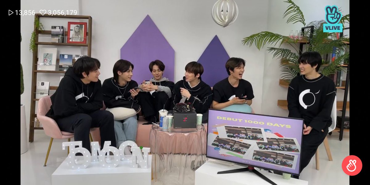 cupcakebanan's tweet photo. Esos dos grupos? Esos dos grupos me hacen muy feliz ✨💗
#1000DaysWithONEUS
#1000DAYSWITHVERIVERY
@official_ONEUS @the_verivery https://t.co/XoI2ehpb6K