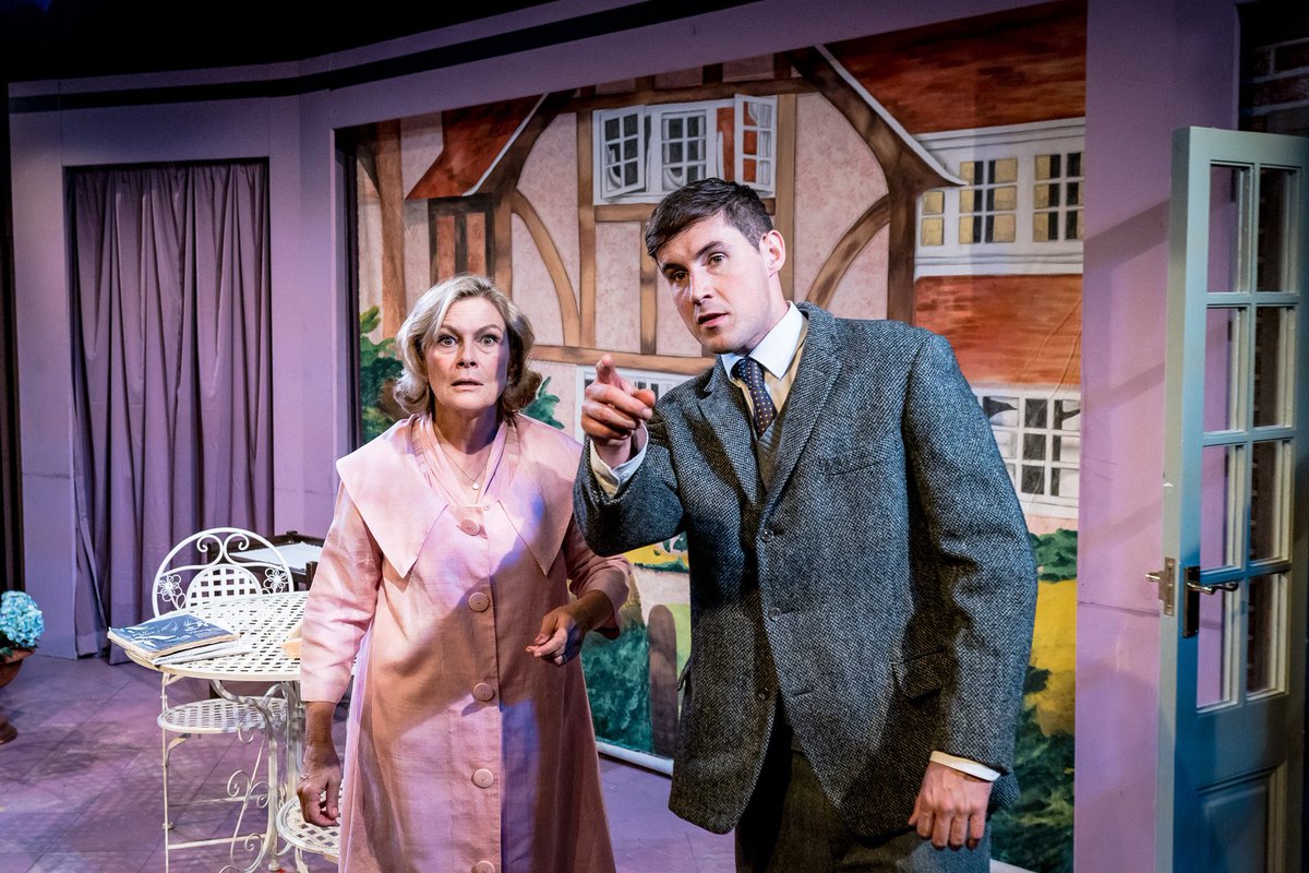 JSTheatre's tweet photo. Is it a bird? Is it a plane? No, it’s the final week to catch #JSTRelativelySpeaking 🍽
Perks of heading back to the sixties means no pesky Facebook and Instagram bugs to deal with 👀
https://t.co/6mAvGGPvoN https://t.co/w4iAuzrs3z