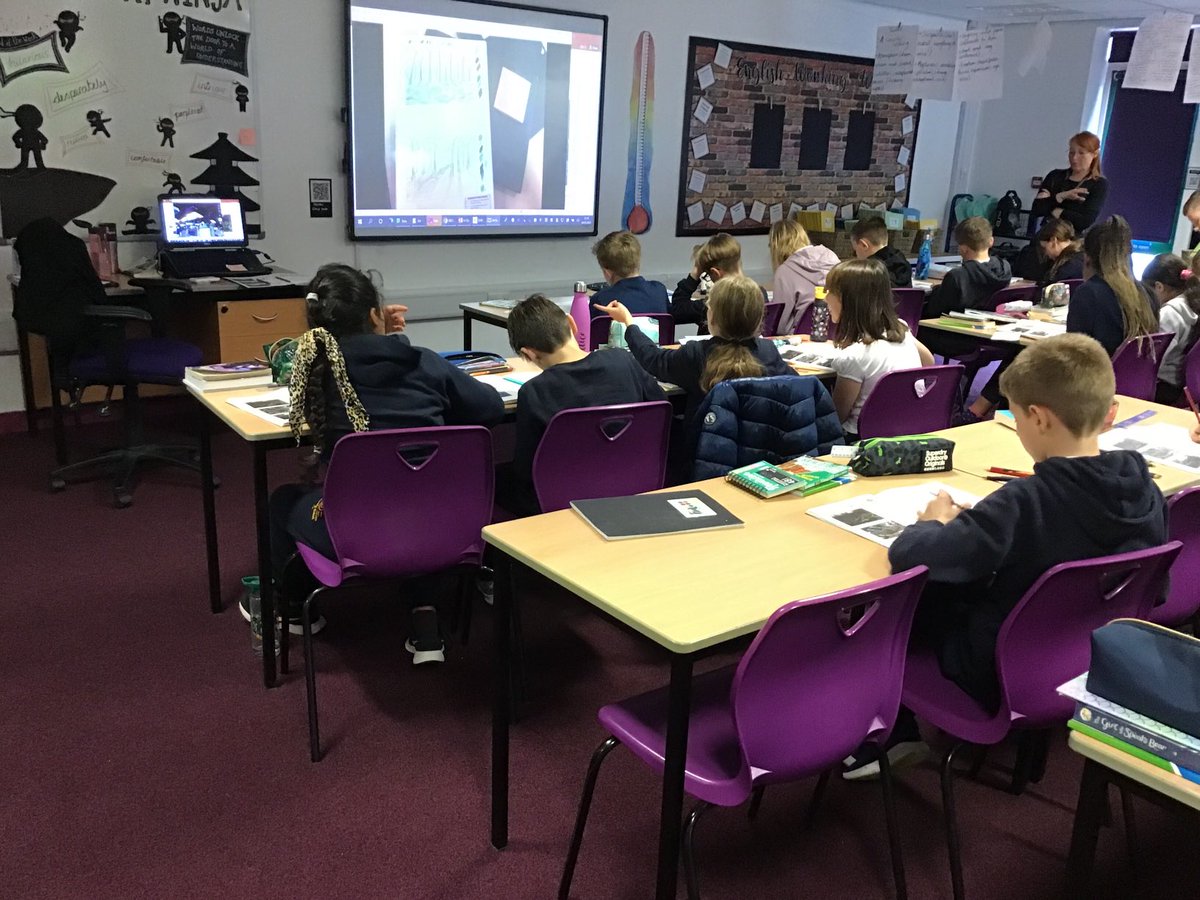 MrsSandMrsE's tweet photo. Y6 enjoying their first art lesson with Miss Moore! We were studying war artists and their different styles! 🖼🎨 https://t.co/zIDenSTkGy