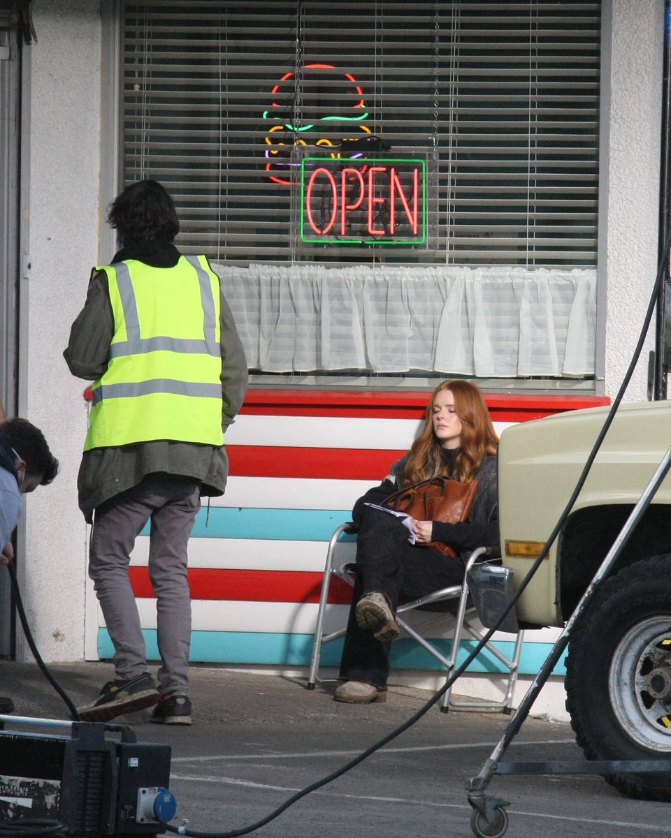 bloomgifs's tweet photo. Abigail Cowen Spotted Filming 'Fate: The Winx Saga' In Ireland today. https://t.co/dPHXQPYAxK