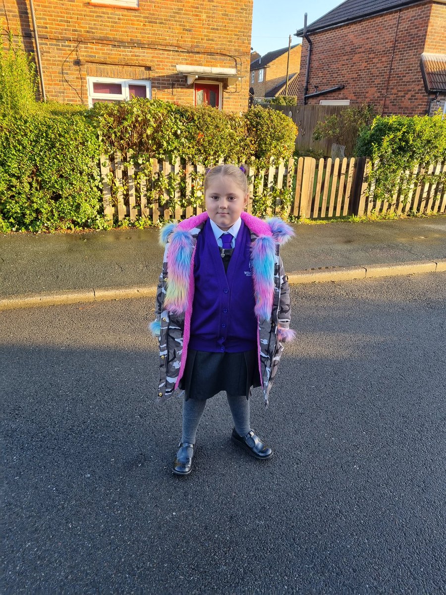 bedbugxx's tweet image. My beautiful granddaughter Poppy dressed for winter this morning with the wind and rain then after we set off out came the sun ....typical #beautifulgirl