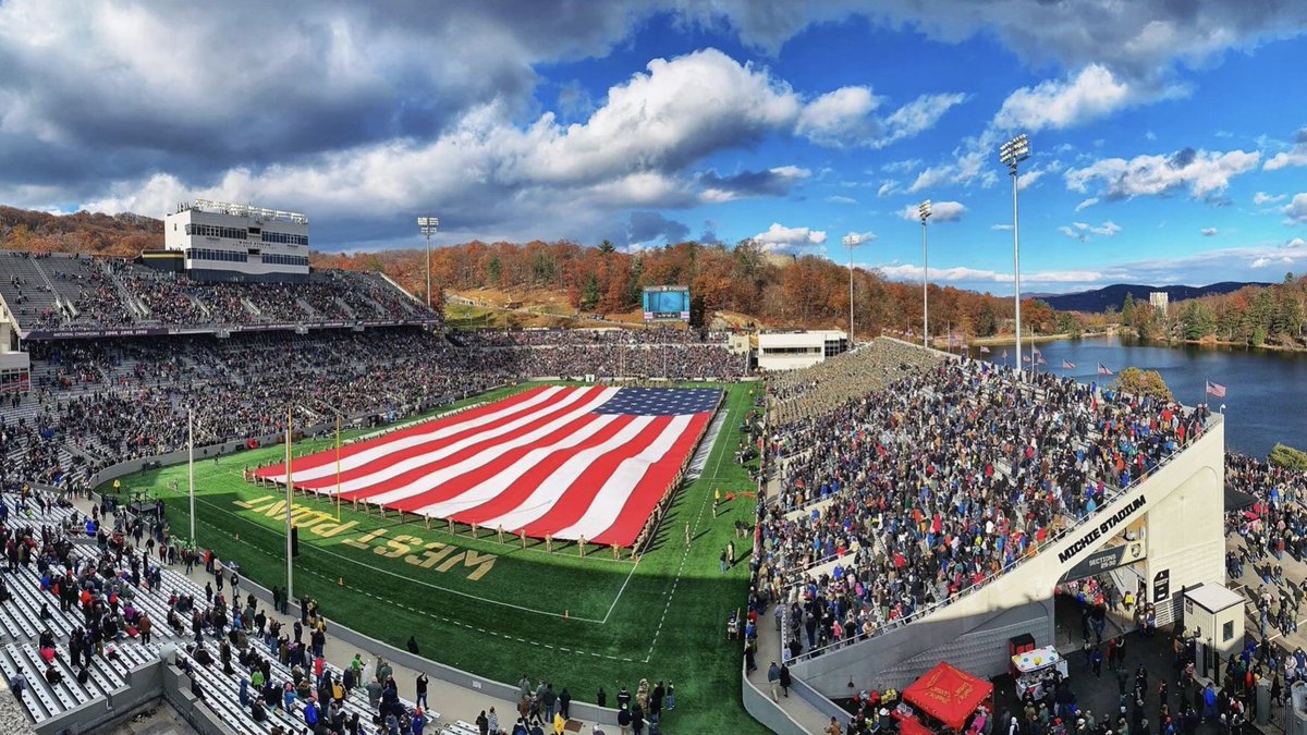 georgebousum87's tweet photo. Honored and grateful to receive my first Division I offer from Army West Point! @BousumJack @ArmyWP_Football @CoachJeffMonken @DrinkallCoach @CoachJohnLoose @DTownFball @TheHistoryDtown @RivalsFriedman @PaFootballNews https://t.co/8irXqrev89