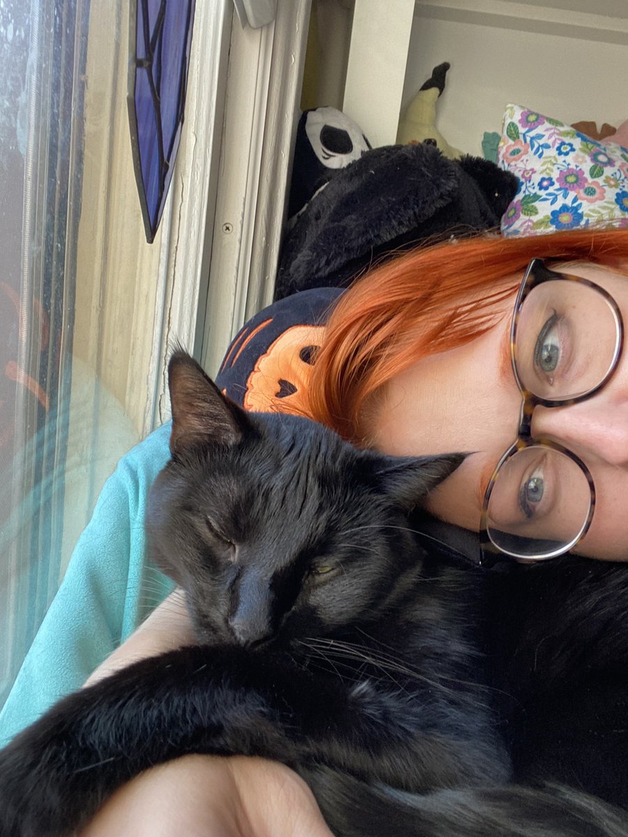 Ilikemagic's tweet photo. We’re watching TV and snugglin’ #muchneededdowntime https://t.co/KuhEjLi1a2
