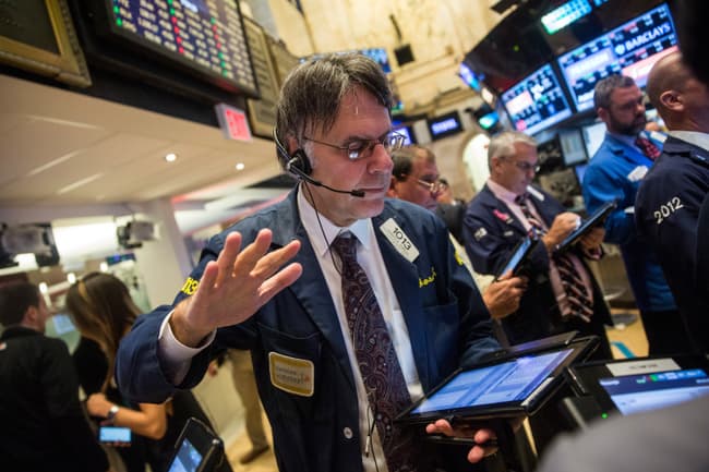 BFMTV's tweet photo. 🔴ALERTE INFO
Panne de Facebook: l'action de l'entreprise plonge de 4,89% à la fermeture de Wall Street
https://t.co/ZyhU1kjqJE https://t.co/zr2YCfMx9H