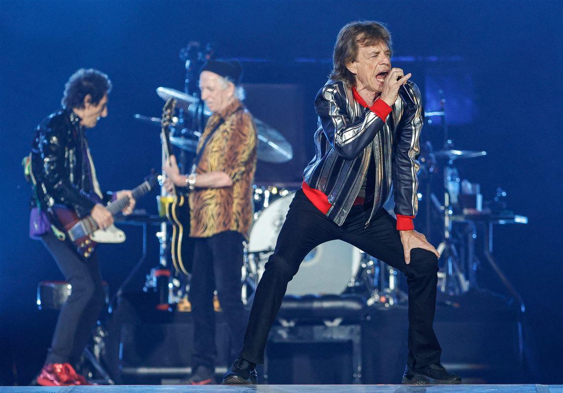 PittsburghPG's tweet photo. While in #Pittsburgh, Mick Jagger took in some fine dining with a view: at Monterey Bay Fish Grotto in Mount Washington over the weekend. https://t.co/IIg68vjJRn https://t.co/7vUYy8UGwM