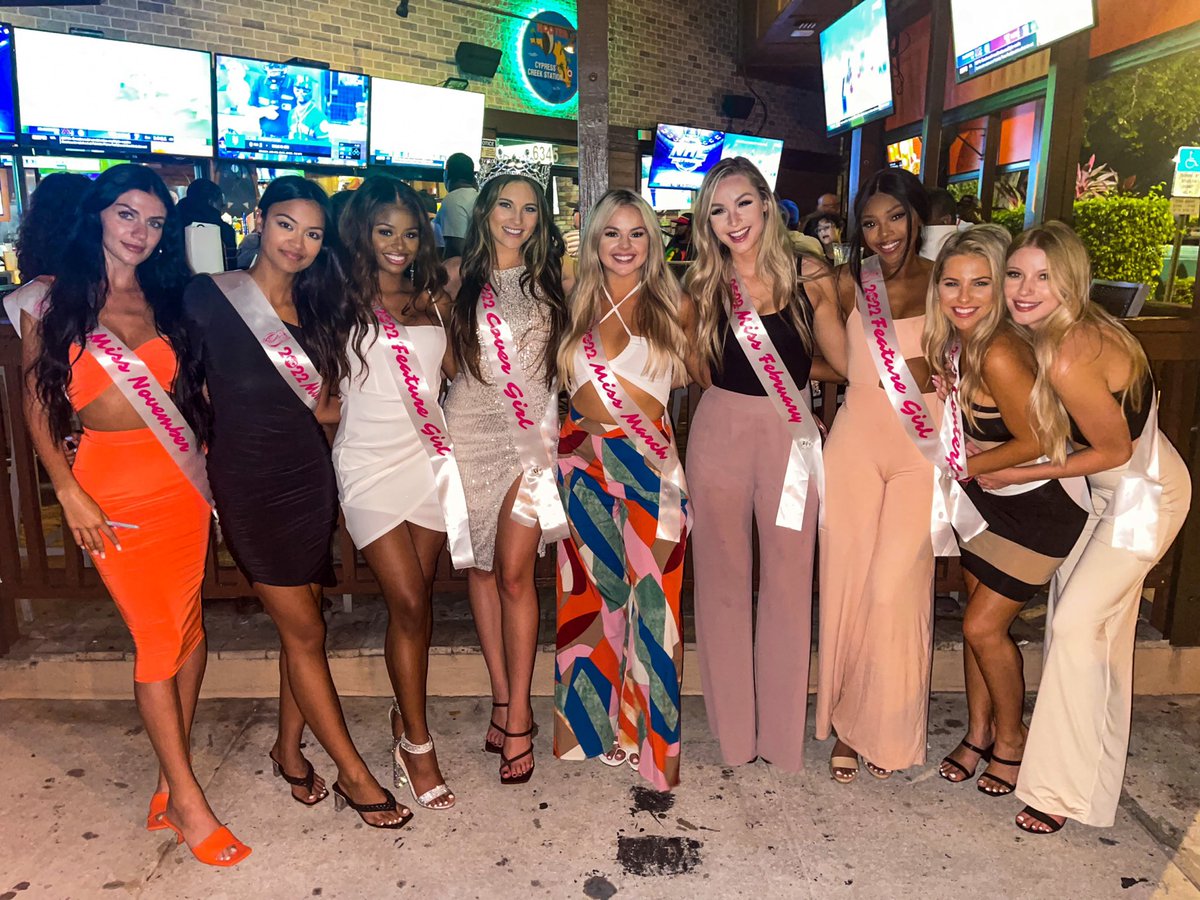 MissHootersIntl's tweet photo. The 2022 @Hooters Calendar Launch weekend was a dream!! 

Now… off to the Bahamas!! https://t.co/WIVEdXrqOl