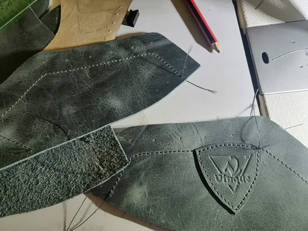 vinque_sa's tweet photo. As we are on Social network lockdown, we design handmade Sneakers.

#MarkZuckerberg #facebookdown #instagramdisabled #whatsappdown #WhatsApp #instadown https://t.co/gVfSri8xTF