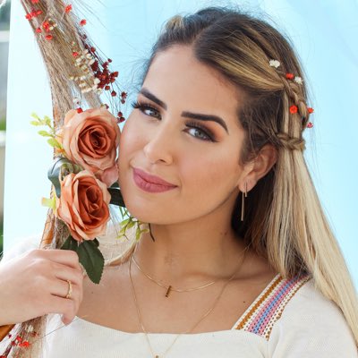 LimaIsabella's tweet photo. #NovaFotoDoPerfil https://t.co/0anN19kZwm