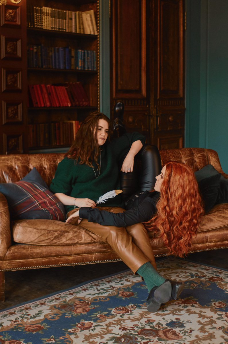 MsMariaSnape's tweet photo. brother from another mother.
or.
well.. it's rather complicated.
#crowley #raphael #goodomens #wrongomens
ph: @autrerienn https://t.co/CTICwZPxHh