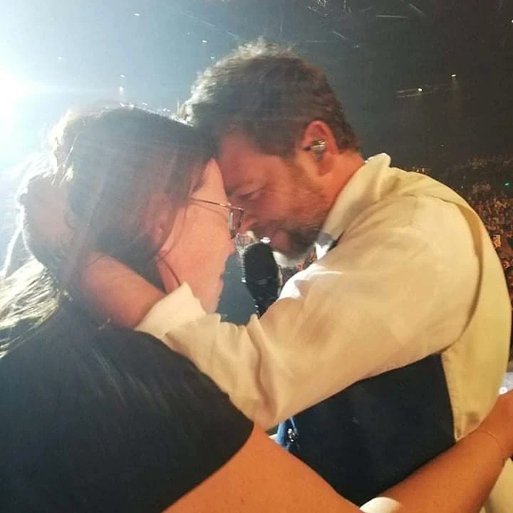 GrandeSteph's tweet photo. Merci pour ce moment magique ❤️@Mae_Officiel #christophemae
#laviedartiste #laviedartistetour 
#domedeparis  #palaisdessports https://t.co/NMwPDSVG9l