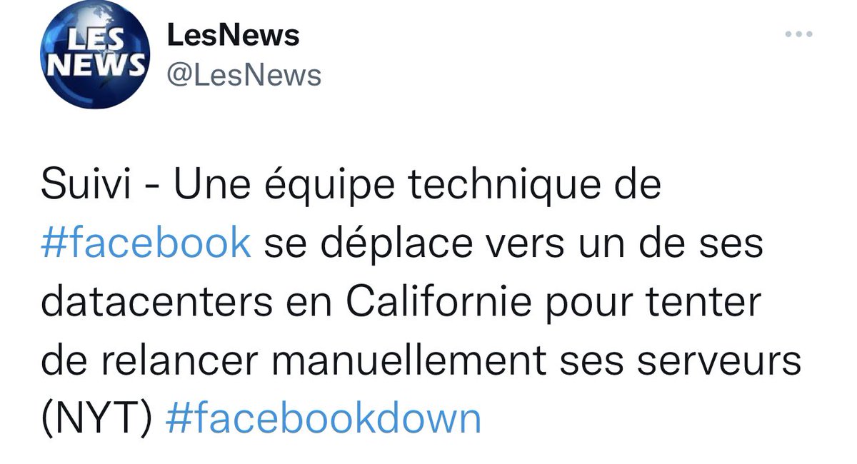 padamecour's tweet photo. On fait tous la vanne « vous avez essayé de débrancher et rebrancher » et là les gars sont en route pour le faire vraiment 😭 #facebookdown https://t.co/mjwKmK21kQ
