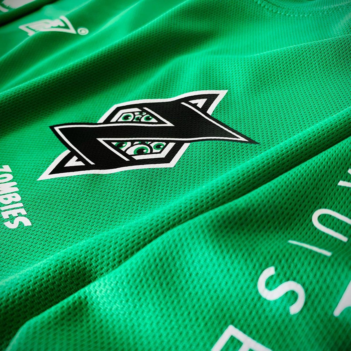 kitandbone's tweet photo. Tonight is your last chance to guarantee your #undeadcup jersey in your size.
We’ll have a small stock for the rest of the month but not every shirt in every size.
Bag your shirt here https://t.co/5Ygd16tb6p https://t.co/HMMV0e8gK3