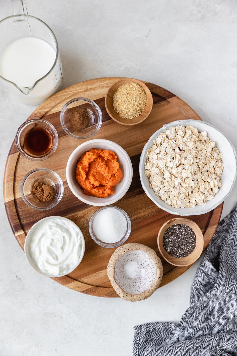 Tis the season for pumpkin overnight oats! 🎃🎃😍😍 Would you try this!? 

krollskorner.com/recipes/pumpki…