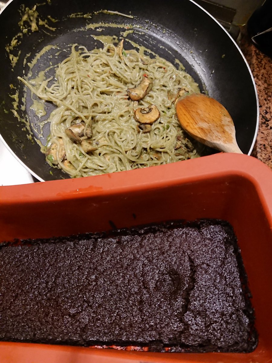 cmdfernandes's tweet photo. Se não tem redes sociais, usas a 🍳 😂 👌 https://t.co/uVa3fYDfFL