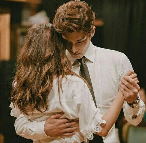 YSoyTuPoeta's tweet photo. Se cayó WhatsApp, Facebook e Instagram; ahora sólo falta que caigas tú en mis brazos, mi amor. 😍😚😚
#facebookdown https://t.co/6y8tKrVYpU