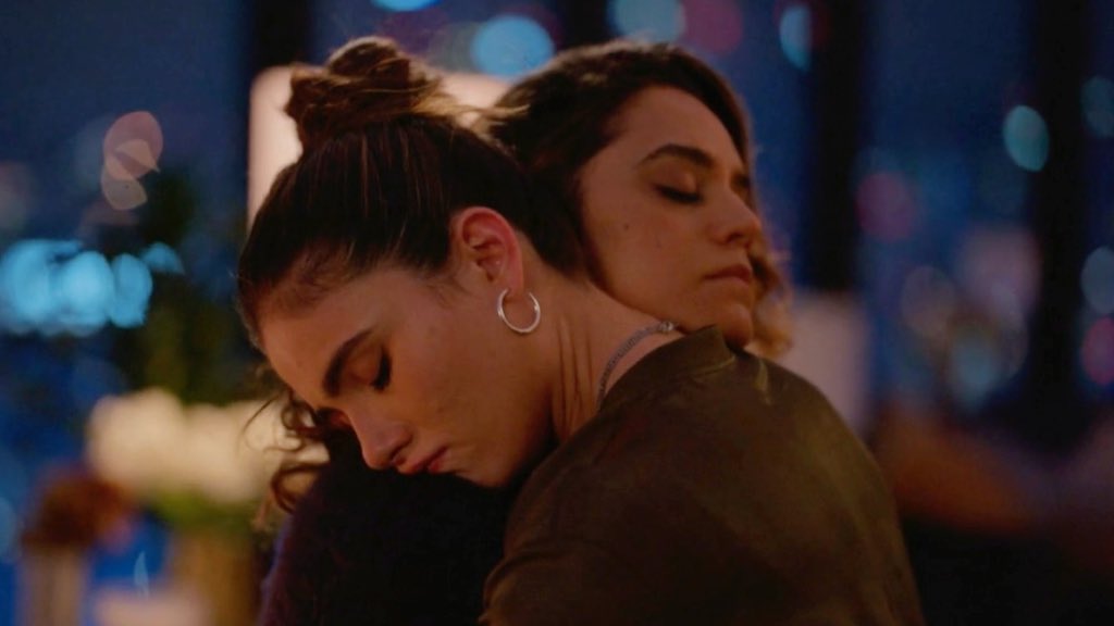 laura_geek28's tweet photo. El 2x09 nos comprueba que la mejor pareja de The L Word Generation Q es Dani y Gigi, ambas son magnificas, Gigi siempre apoya a Dani y ella por muy mal que este siempre acepta todo lo que Gigi le da. 

Simplemente son únicas ❤️😍🥺

#TheLWord 
#Gini 
#TheLWordGenerationQ https://t.co/WBLmfPif8g