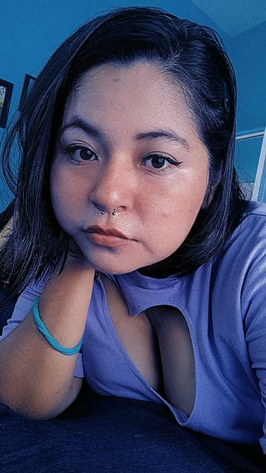 Hola que hacen ? Subimos porno mientras regresa las dem&aacute;s redes? https://t.co/TMLN3xVUtJ