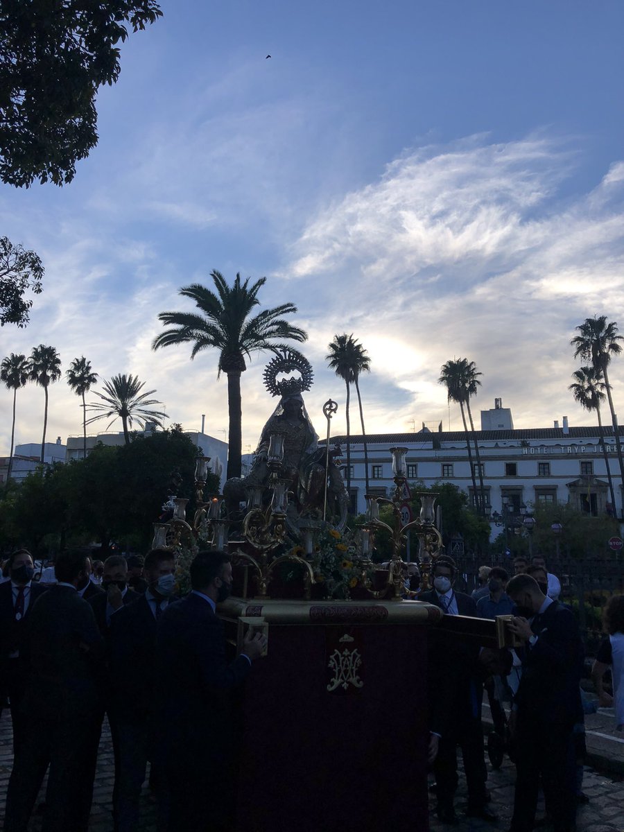 _elcostal_'s tweet photo. Nada más que añadir a soñar, y a sentir, hemos vuelto, pero nunca nos fuimos.
-Salida Extraordinaria Ntra Señora del Consuelo por el 25 Aniversario de su bendición.
- Traslado Extraordinario Ntra Señora de los Dolores
- SP Pastora capuchinos.
#jerezdelafrontera #infocofrade https://t.co/4RmgYRZrBU