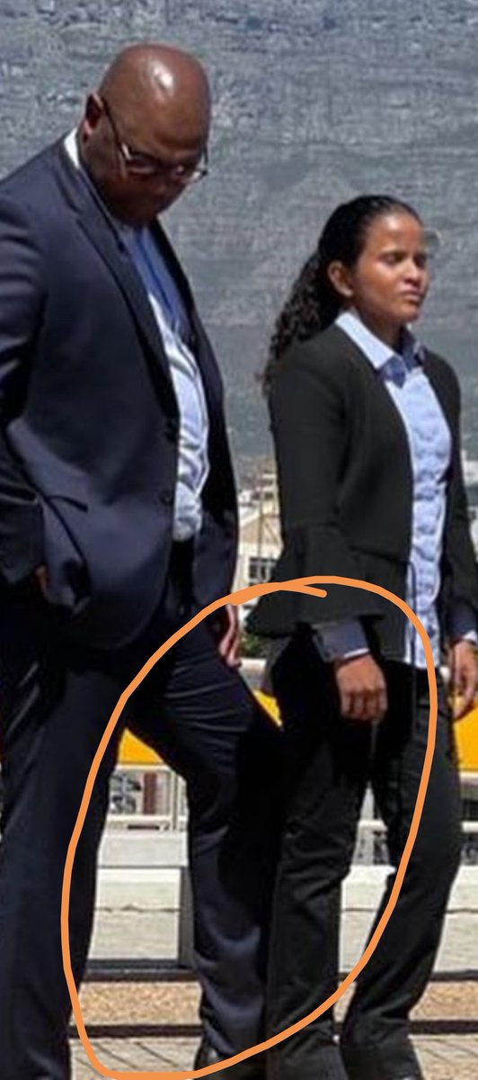 Da_Go_Getter's tweet photo. @BonganiBaloyiEM @MidvaalLM @CityofCT @Our_DA What's this situation here.? https://t.co/5ie6PHvPy6