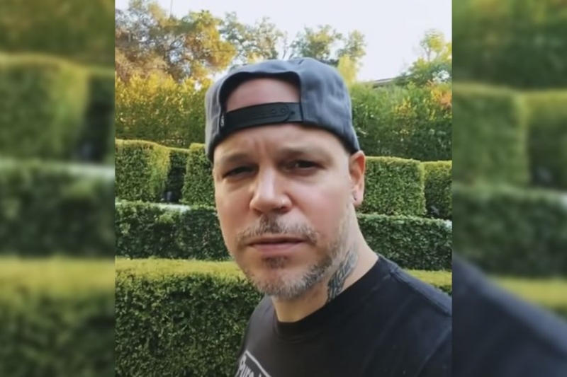 LuisChataing's tweet photo. Vamos Residente! cántaselas bien claritas a Zuckerberg! https://t.co/WrmJ6xIFGR