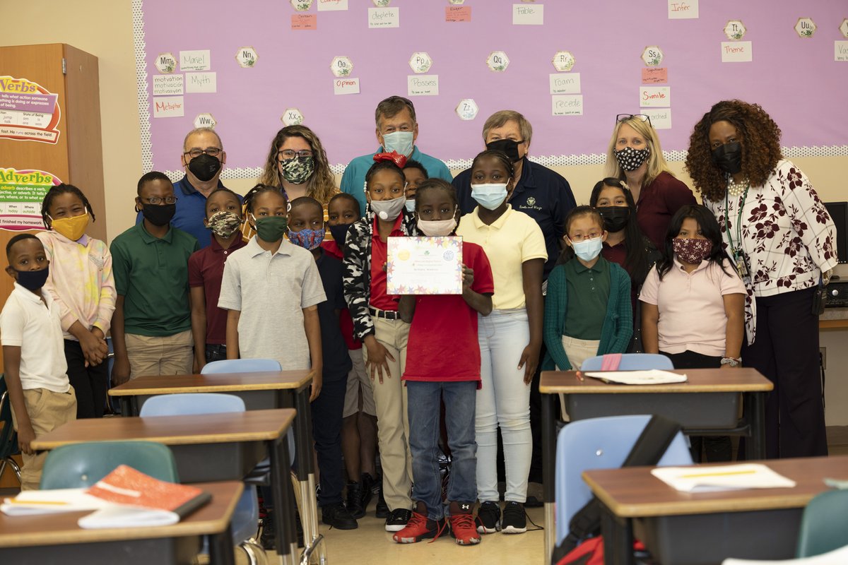 RootsAndWingsFL's tweet photo. #Congratulations to Brittany Waldren who is the fourth grade team leader at Rolling Green Elementary.https://t.co/VHaFUI0FHA
#rootsandwings #aboveandbeyond #teacher #publiceducation
#teachers #PalmBeach #AboveandBeyondAward #excellence #educator #dedicatededucator #boyntonbeach https://t.co/R7asPYfow5