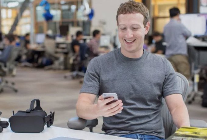 oscargales's tweet photo. Mark Zuckerberg riéndose de cómo controla tu vida. https://t.co/Lrc6ccXQGR
