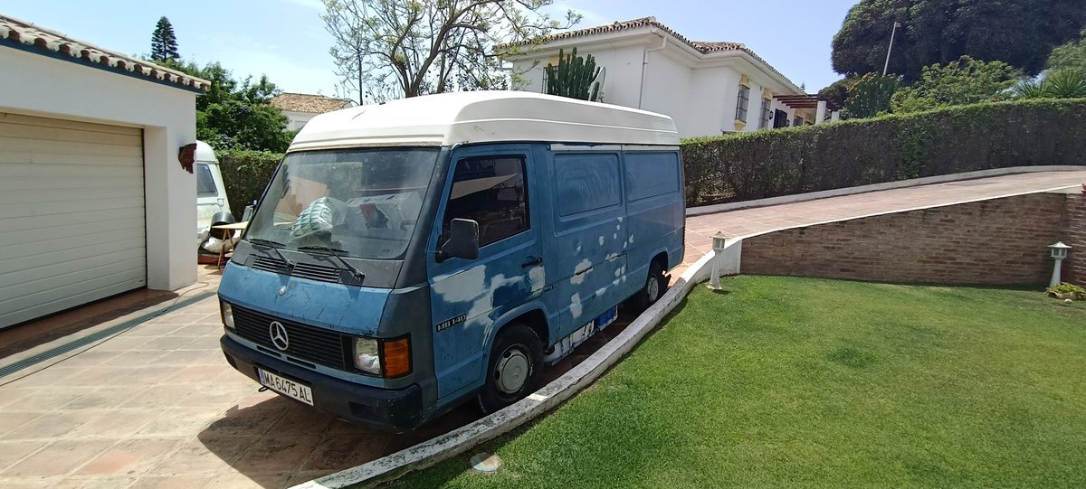 CszeroC's tweet photo. Esta es mi Camper, quizás algún día me juegue unas partidas inside a la Game Boy xddd https://t.co/n1wci3vnKH