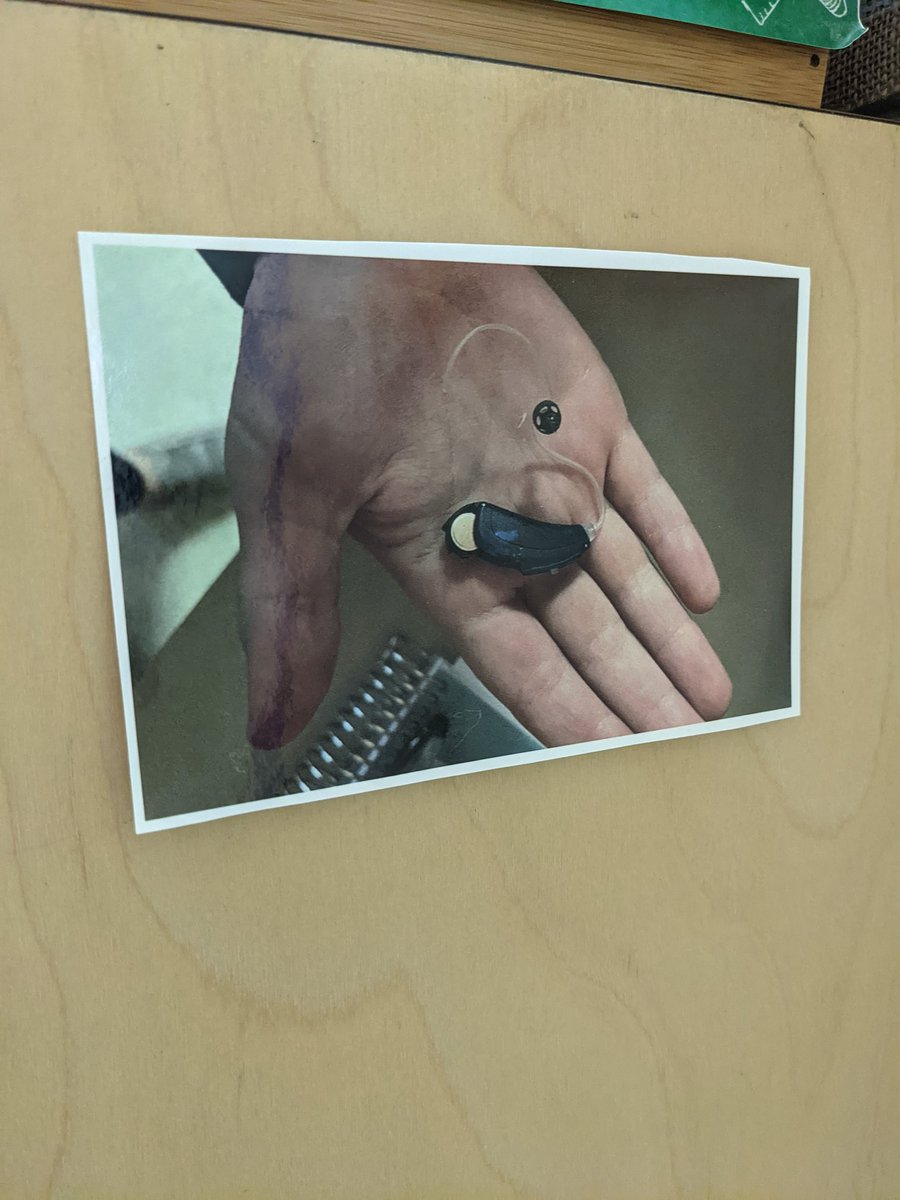 RVSLowIncidence's tweet photo. Look at this great visual! A fantastic way to encourage independence in our students to remember their morning tasks of getting their listening equipment set up and ready for the day! Nice work @SarahThompsonSc @rvsed #independence #rogerfocus #dhh #todhh https://t.co/kJDs9JJsC3