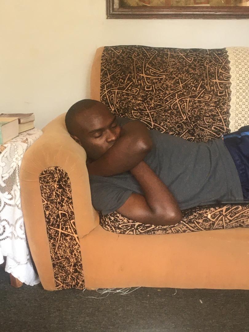 kingofowerri's tweet photo. This is the current situation in Nigeria as WhatsApp, Facebook and Instagram users go to bed before 10pm👇👇🤣🤣🤣🤣 
#BBNaija https://t.co/H706FDIKSw