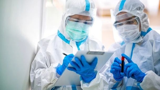 rcavada's tweet photo. Descubren primer caso de síndrome anal inquieto consecuencia del COVID-19 
https://t.co/rg6qrESA8d

TOKIO.- Científicos del Hospital de la Universidad de Medicina de Tokio describieron  en un paciente de 77 años que había contraído el SARS-COV-2... https://t.co/n9L6vrNte8