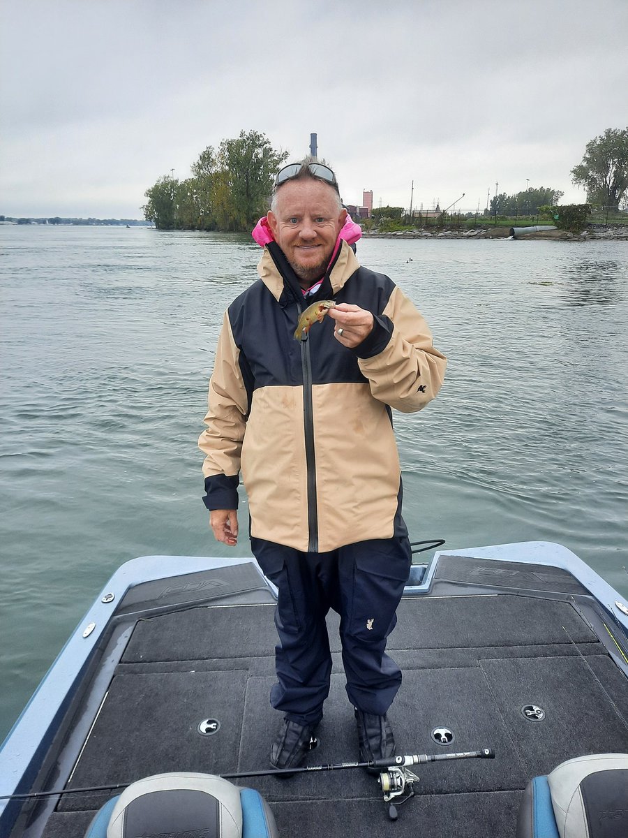 JCXFishing's tweet photo. Smallmouth are big in Lake Erie.
#BUFFALONEWYORK #SMALLMOUTH
#LAKEERIE #BASSFISHING #BASSSNAXCUSTOMBAITS #ITZPROFISHING #bassfishing #JCXFISHING #WICKEDWEIGHTS #HAYABUSAFISHING #K9FISHING #BUCKNBASS #BASSSNAXCUSTOMBAITS #ENIGMAFISHING #IPPON #DOCSTACKLE #LUNKER https://t.co/vKqnfenyYu