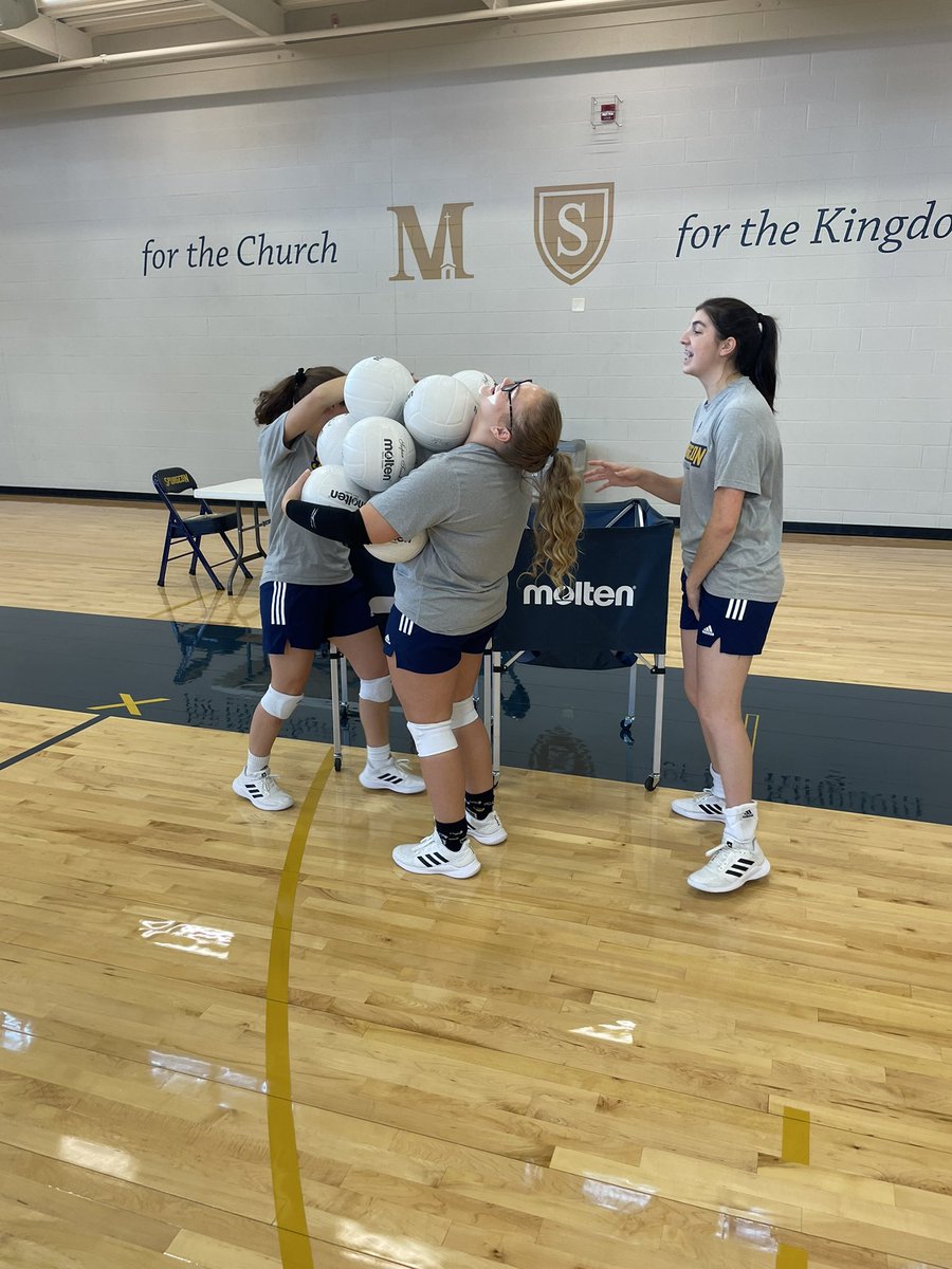evieg_stanton's tweet photo. Took a break from Twitter for awhile but I’m back and here’s an update: we clinched our first ever Spurgeon College volleyball win, my son is 8 months and super cute, I have the most fun/crazy girls on my team, and it is wonderful have my sis @molliesing1 in KC! https://t.co/pnuXaVqRPo