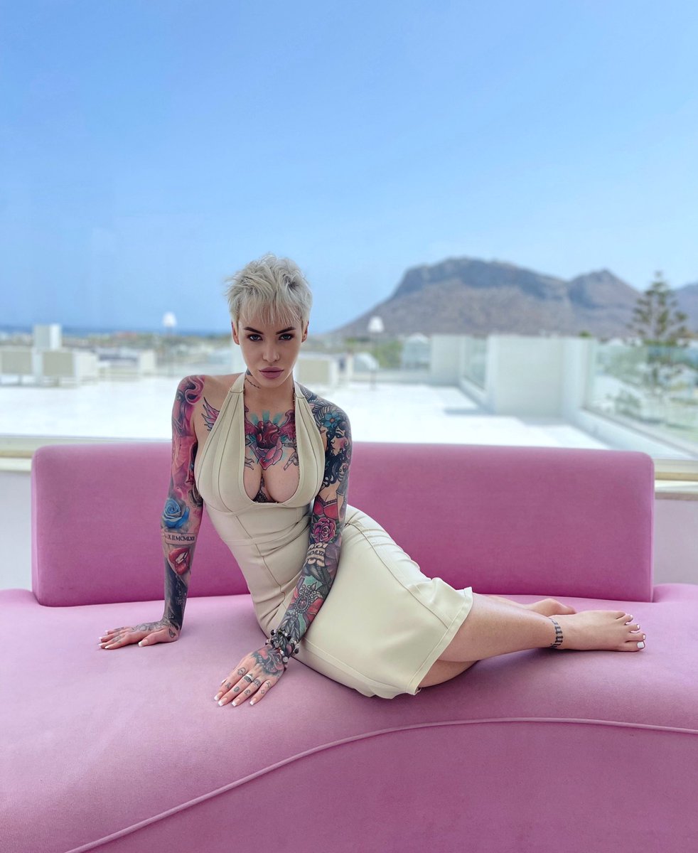 #instagramisdown but #suzitheartist is on ✨🙆🏻‍♀️