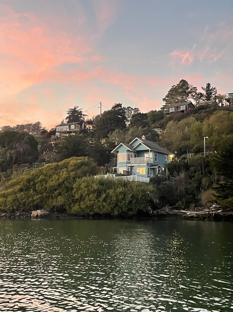 thejennerinn's tweet photo. This could be you, but you haven't visited https://t.co/G2kTcqKJFS yet to book your stay...

We still currently have availability through Oct. 8th and just opened up booking for Nov.1-15 with some slight Fall discounts! ✨ https://t.co/pTOOdN0iQP