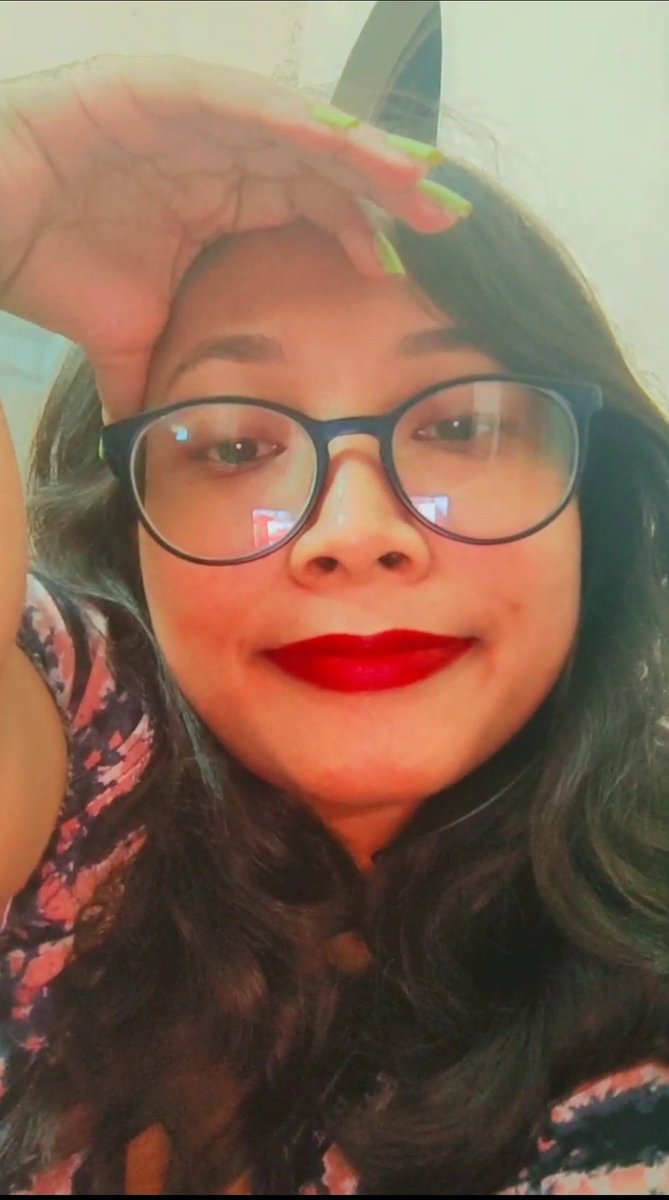 Madhuhhh's tweet photo. Dumping my round face 😾❤ https://t.co/CiUIEXnWak