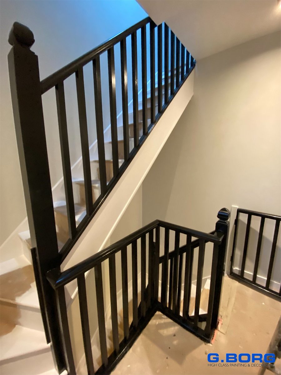 GBorgDecorators's tweet photo. What A Beautiful Staircase!!
Fully prepped &amp; sanded back for a great finish!
Black Woodwork in Dulux Trade Black Satinwood.
White Woodwork in Dulux Trade White Satinwood.
Walls in Dulux Trade Diamond Matt in Dove White.
#dulux @dulux #painteranddecorator https://t.co/hGQT89WvY6