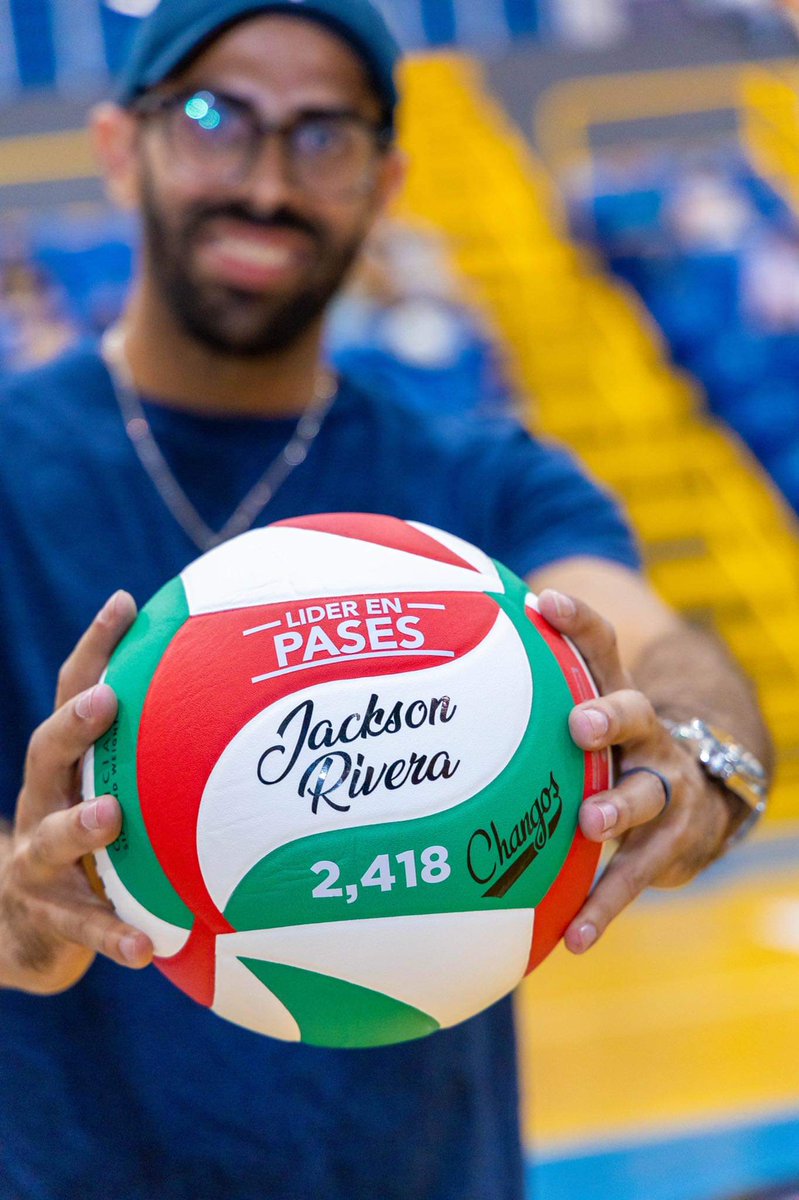 jacksonrivera6's tweet photo. Reconocimiento de parte de los changos por ser el lider en recepciones en la historia de la LVSM https://t.co/aZQdACIc2C