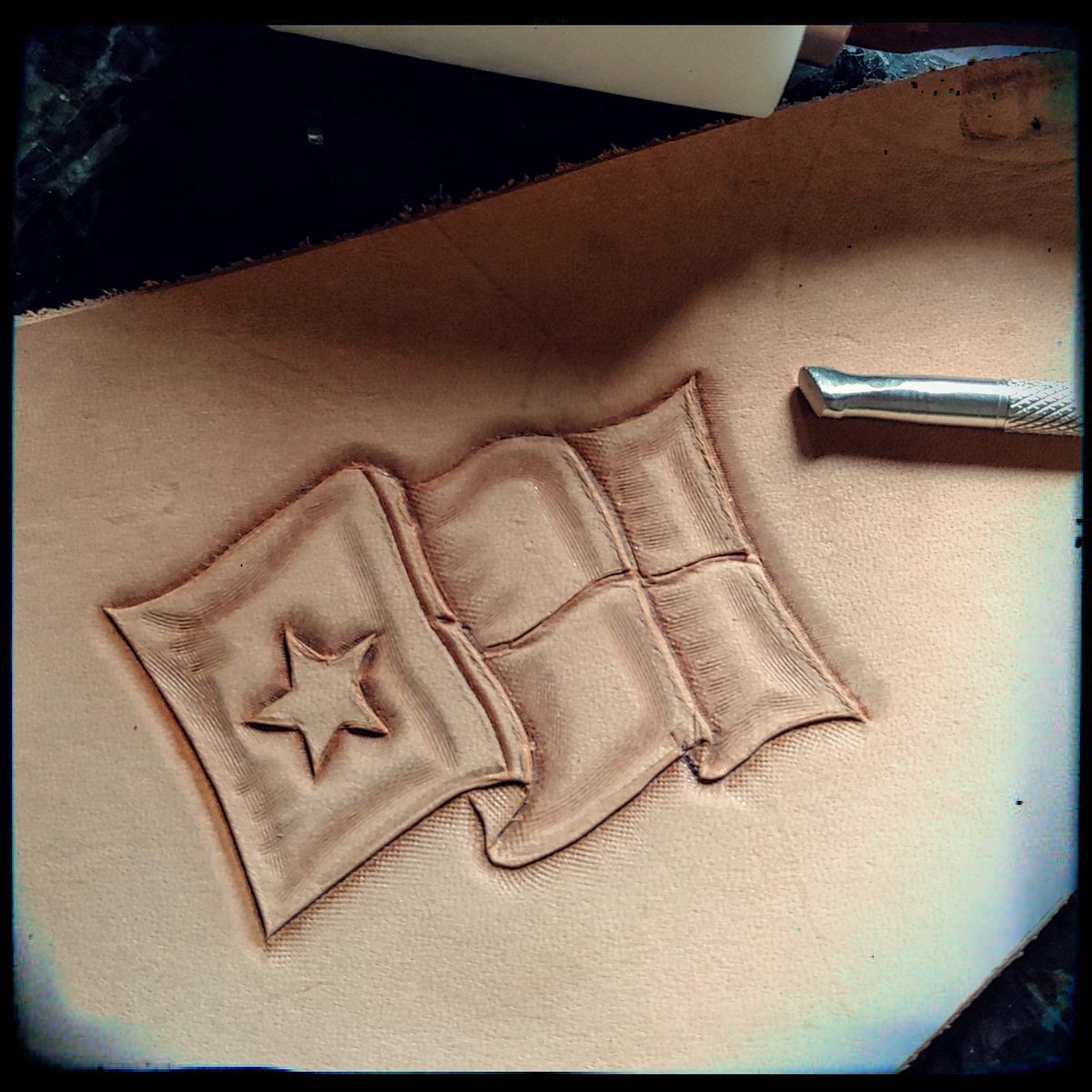 AndDeviance's tweet photo. Tooled this Texas flag today for a leather messenger bag
#Texas #leather #drdodsondesigns https://t.co/219JK1UBTi