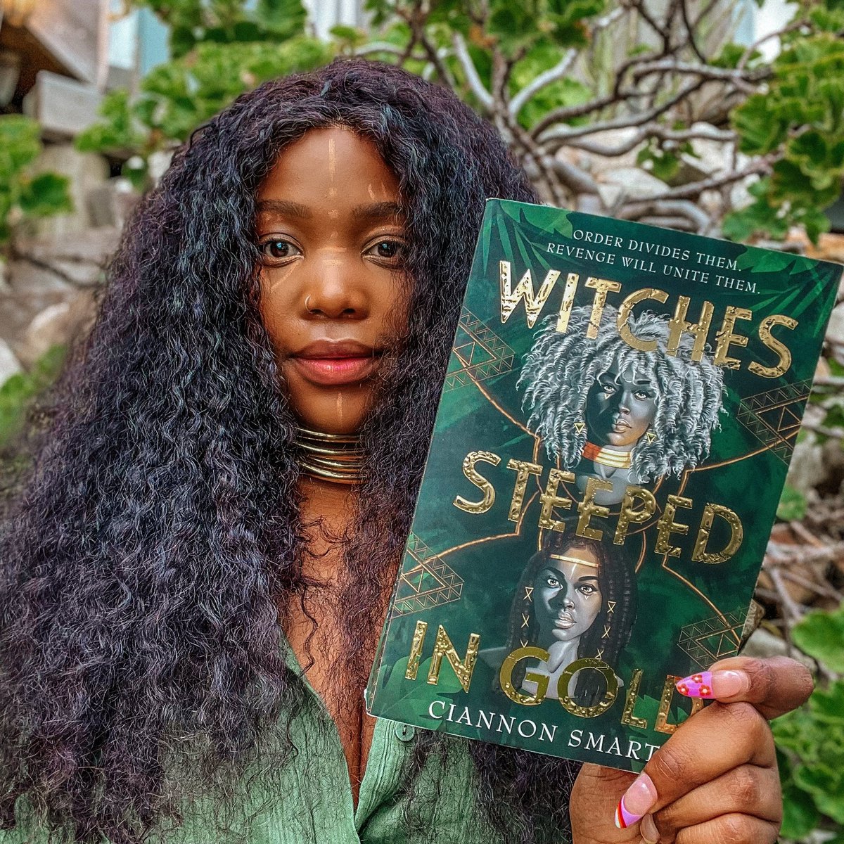 prettyxbookish's tweet photo. #WitchesSteepedInGold #BooksAsLooks #BookCover https://t.co/9da91tVPBR