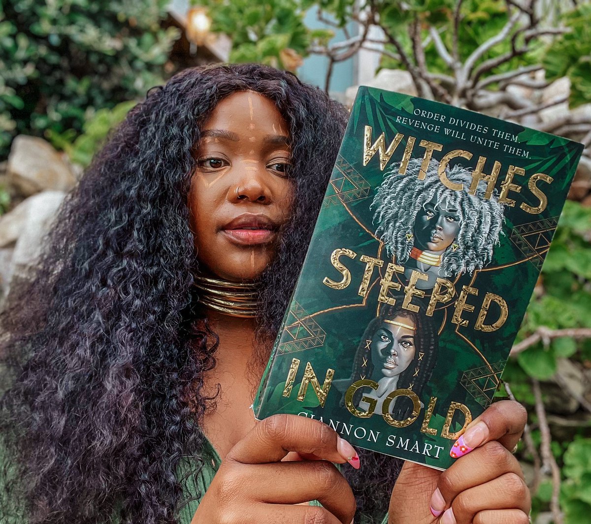 prettyxbookish's tweet photo. #WitchesSteepedInGold #BooksAsLooks #BookCover https://t.co/9da91tVPBR