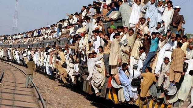 Kelihatan pengguna Pesbuk dan Insta beralih arah dan menuju ke twitter....  (gambarajah sebagai rujukan)