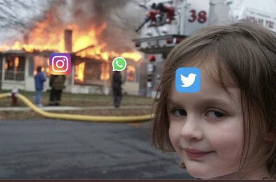 Inesbadra's tweet photo. #whatsappdown #instadown https://t.co/wtGAHvcejw